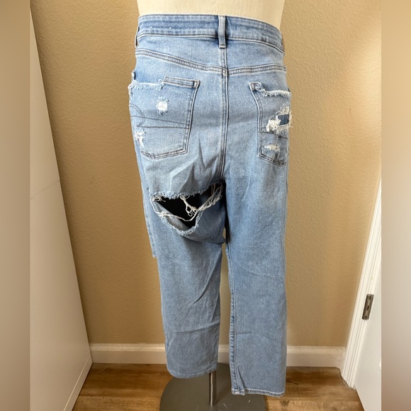 American Eagle Outfitters Ripped Light Blue Mom Jeans - Picture 6 of 12
